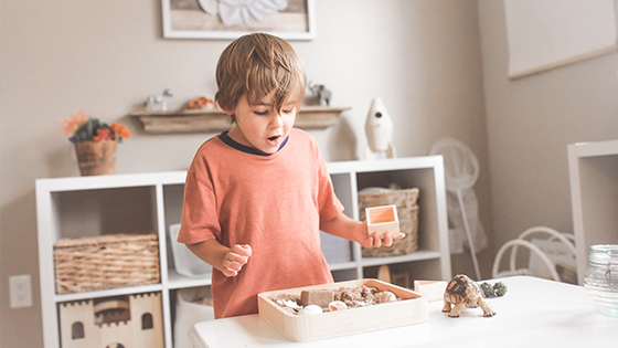 Dětský pokoj plný Montessori podnětů